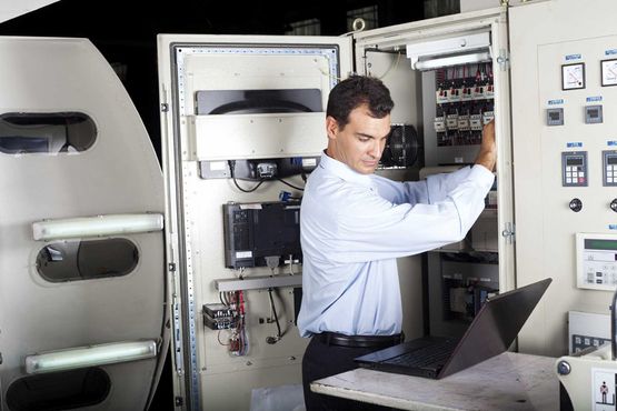 Trabajo técnico en una instalación industrial